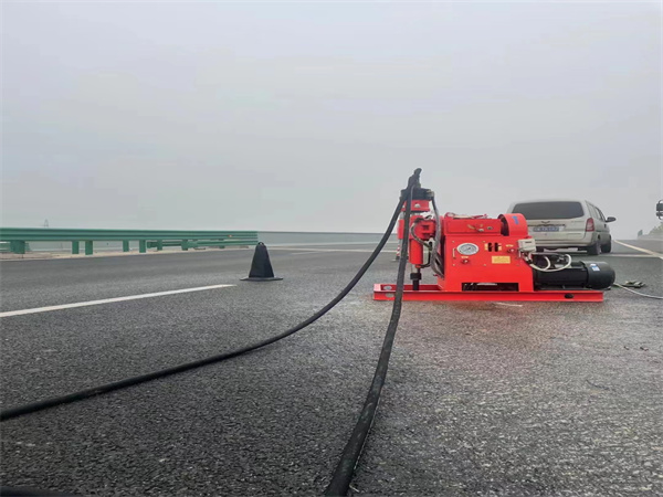 万山马路路基路面开裂下沉注浆加固灌浆