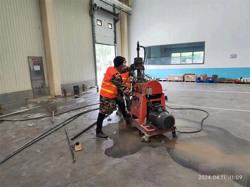 万山厂房地面下沉塌陷注浆加固施工